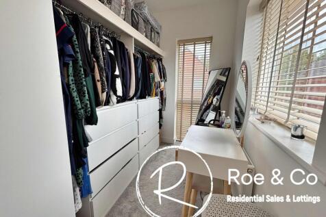 Bedroom one/walk in wardrobe