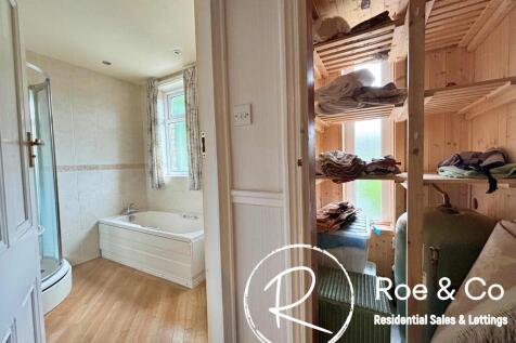 Bathroom &amp; storage