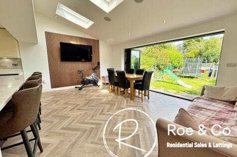Open plan kitchen/lounge/diner