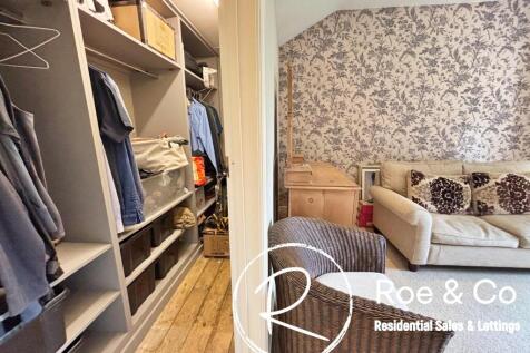 Bedroom two/Walk in wardrobe