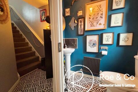 W.C. &amp; Hallway