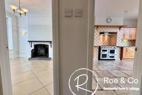 Living room/kitchen