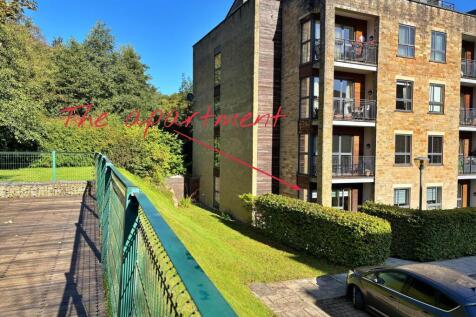 Decking/the apartment