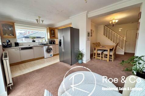 Open plan kitchen/diner/family room