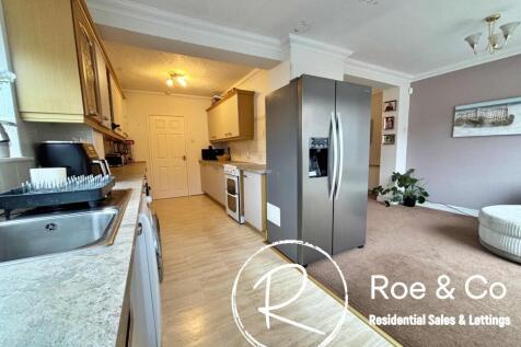 Open plan kitchen/diner/family room