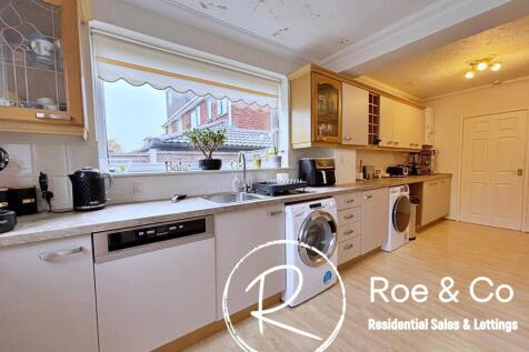 Open plan kitchen/diner/family room