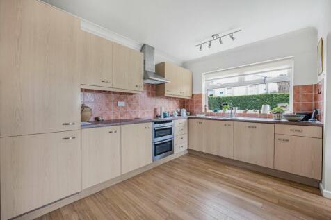 Kitchen/ Dining Room
