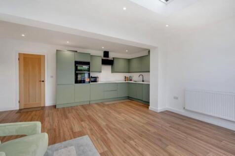 kitchen 2.jpg