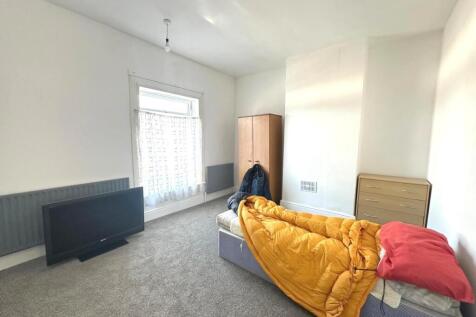 pbox-bedroom-323482.jpg