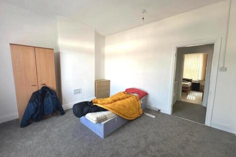 pbox-bedroom-323482.jpg
