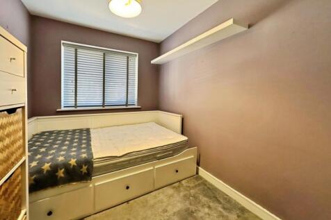 pbox-bedroom-341761.jpeg