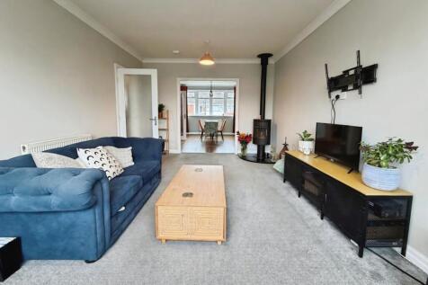 pbox-living_room-351382.jpeg