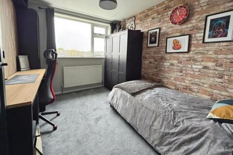 pbox-bedroom-351382.jpeg