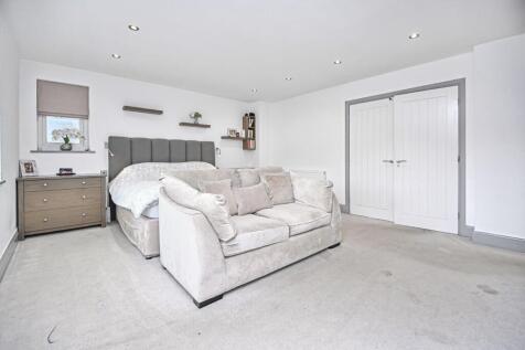 1 Woodstock Drive Bedroom 1 (2).jpg