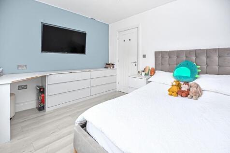 1 Woodstock Drive Bedroom 4 (2).jpg