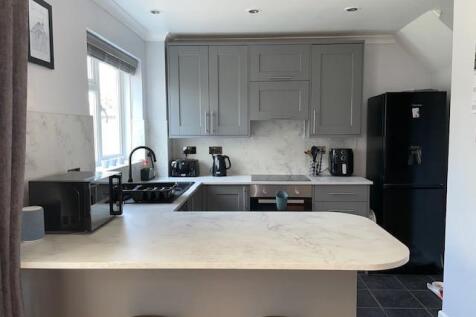 Dining Area &amp; Kitchen