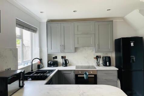 Dining Area &amp; Kitchen