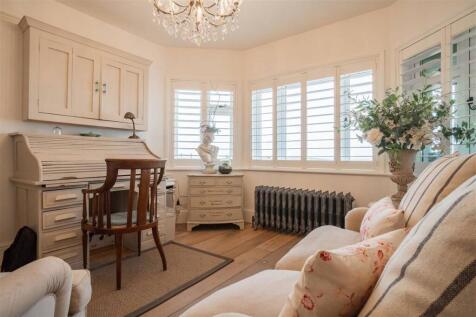 Front Reception Room/Guest Bedroom