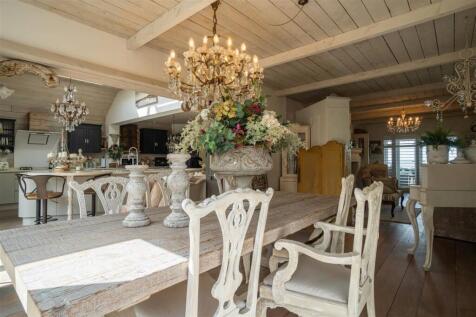 Open Plan Lounge/Dining Room