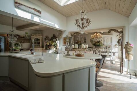 Luxury Kitchen and Breakfast Room