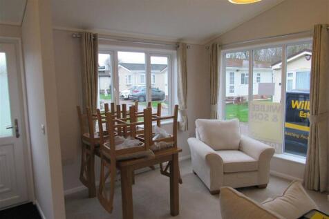 Open-Plan Lounge/Kitchen
