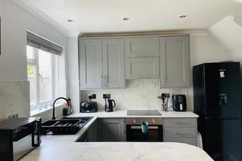 Dining Area &amp; Kitchen