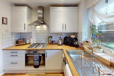 Kitchen (2).jpg