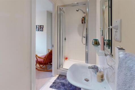Bathroom (8).jpg