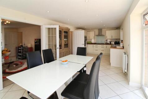 Open Plan Kitchen &amp; Dining Room
