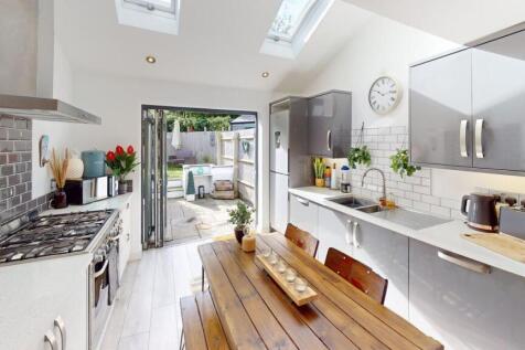 6-Earl-Street-Kitchen 1.jpg