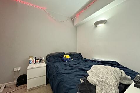 bedroom 1a