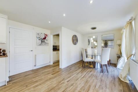 Living/Dining Area