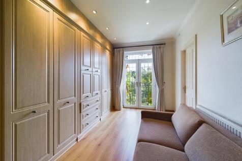 Dressing Room/Wardrobes