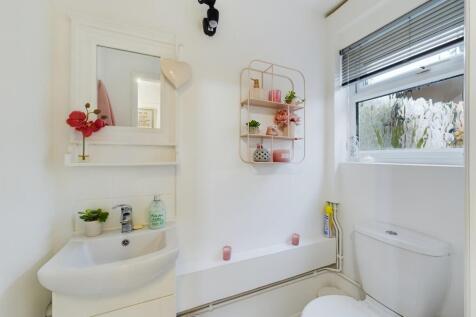 Cloakroom/WC