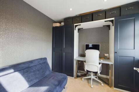 Bedroom/Office