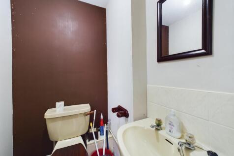 Cloakroom/WC