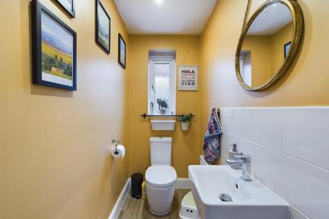 Cloakroom/WC