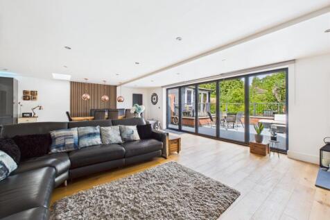 Living/Dining Areas