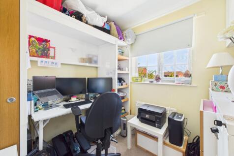 Bedroom/Study