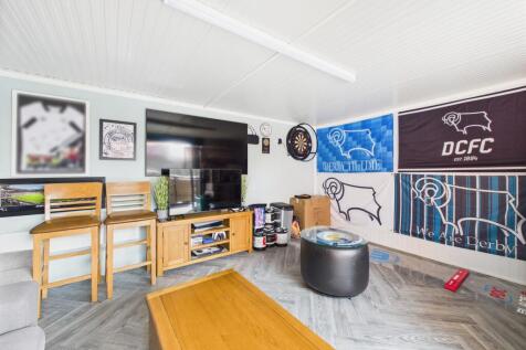 Summer House Internal