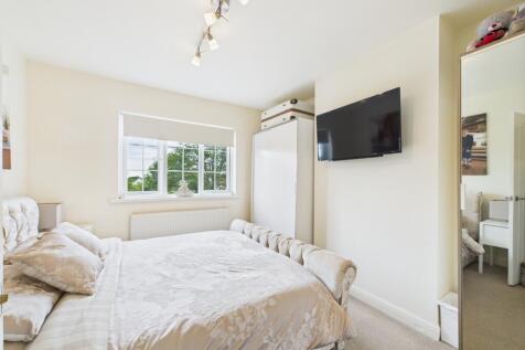 CAM03674G0-PR0566-STILL013