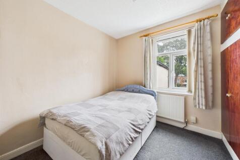 CAM04825G0-PR0145-STILL006