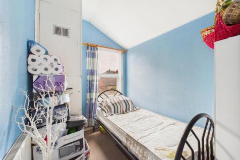 CAM04825G0-PR0145-STILL007