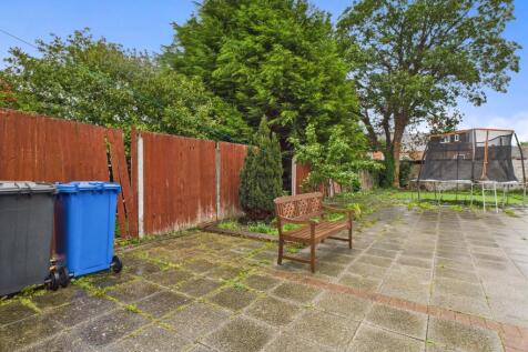 CAM04825G0-PR0145-STILL010