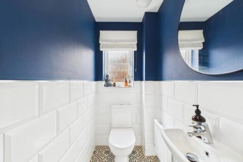 Cloakroom/WC