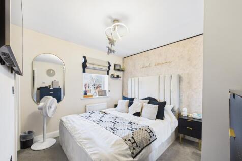 CAM05672G0-PR0050-STILL012