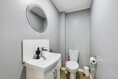 Cloakroom/WC
