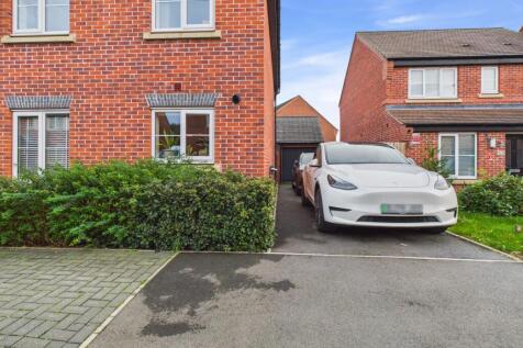 CAM04825G0-PR0221-STILL018