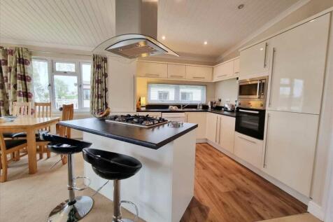 Kitchen Area: