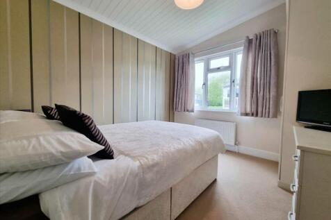 Bedroom 2: